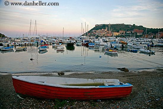 rowboat-on-beach-1.jpg