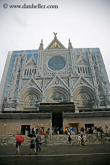 cathedral-santa_maria-exterior.jpg