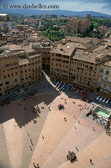 siena-piazza.jpg