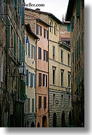 images/Europe/Italy/Tuscany/Towns/Siena/DoorsWindows/windows-n-bldgs.jpg