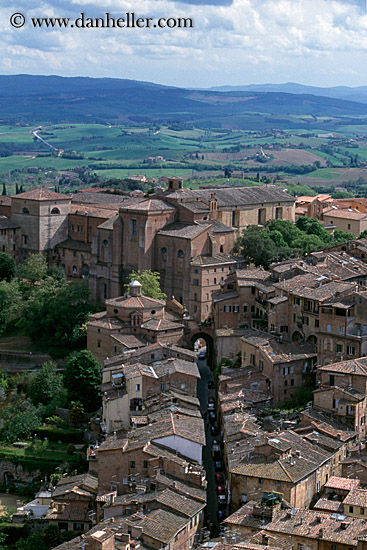 siena-cityscape-n-scenic.jpg