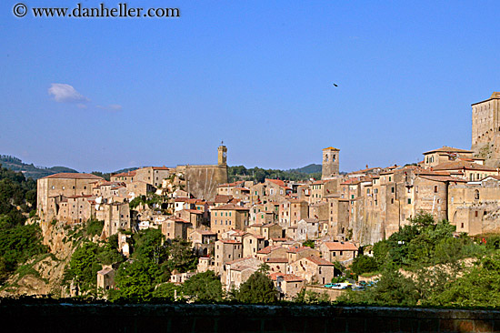 sorano-cliff-city-1.jpg