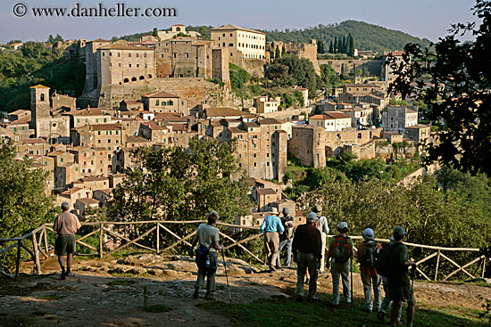 sorano-cliff-city-2.jpg