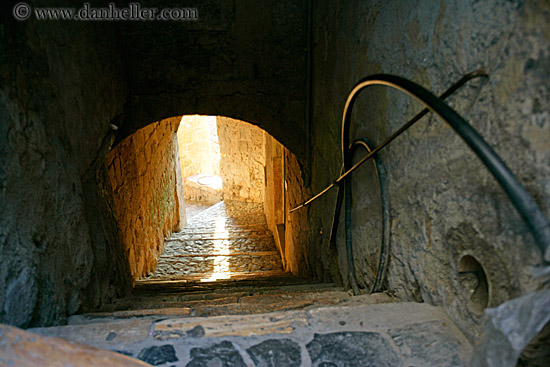 stairs-thru-archway.jpg