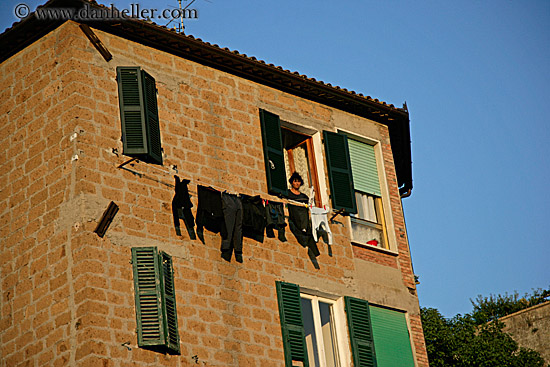 hanging-laundry-n-windows.jpg