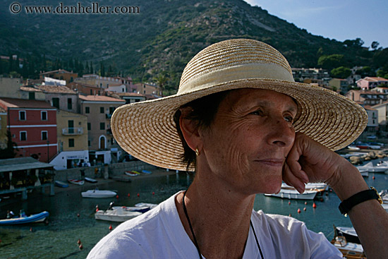 ann-in-hat-n-harbor.jpg