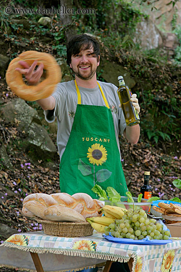 roberto-twirling-bread.jpg