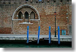 images/Europe/Italy/Venice/Canals/blue-poles-2.jpg