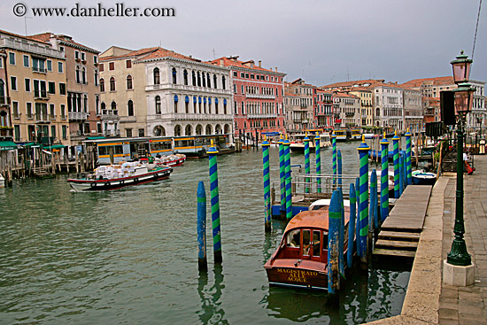 boats-in-canal-08.jpg