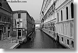 images/Europe/Italy/Venice/Canals/bridge-of-sighs-1.jpg