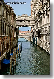 images/Europe/Italy/Venice/Canals/bridge-of-sighs-4.jpg