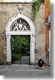 images/Europe/Italy/Venice/DoorsWins/homeless-guy-n-door.jpg