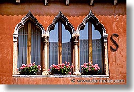 images/Europe/Italy/Venice/DoorsWins/venice-win06.jpg