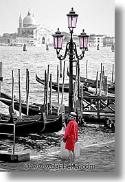 images/Europe/Italy/Venice/GrandCanal/gondola07-bwc.jpg