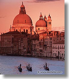 images/Europe/Italy/Venice/GrandCanal/venice-gondolas.jpg
