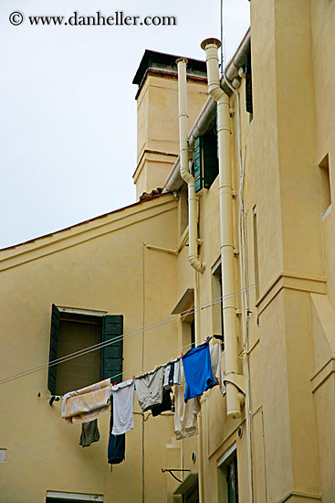 hanging_laundry-5.jpg