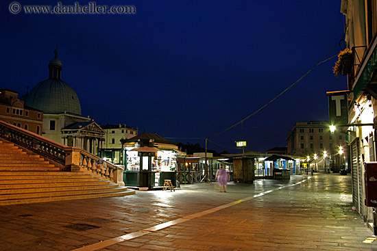 empty-sidewalk-nite.jpg