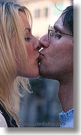 images/Europe/Italy/Venice/People/Couples/kissing-couple-closeup.jpg