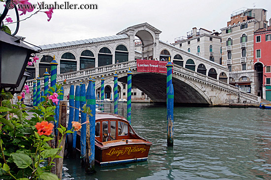 boat-n-rialto-bridge.jpg