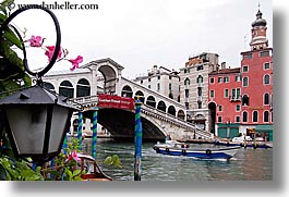images/Europe/Italy/Venice/RialtoBridge/lantern-n-rialto-bridge.jpg