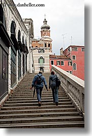 images/Europe/Italy/Venice/RialtoBridge/rialto-bridge-stairs-4.jpg