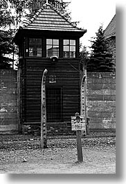 images/Europe/Poland/Auschwitz/halt-sign-bw-1.jpg