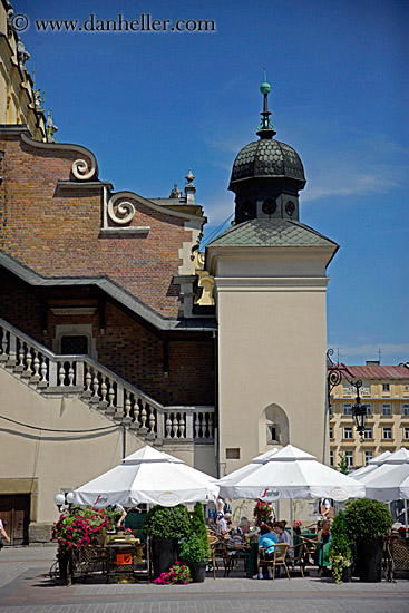 onion-dome-n-restaurant-umbrellas.jpg