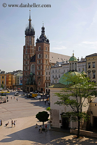 basilica-of-the-virgin-mary-n-square-1.jpg