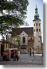 images/Europe/Poland/Krakow/Churches/apostle-statues-n-church.jpg