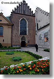 images/Europe/Poland/Krakow/Churches/flowers-n-church-1.jpg