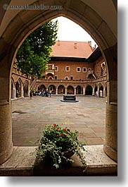 images/Europe/Poland/Krakow/JagiellonianUniversity/red-flowers-in-archway-5.jpg