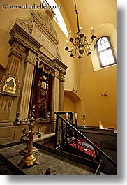 images/Europe/Poland/Krakow/JewishQuarter/Rehmu/synagogue-ark.jpg