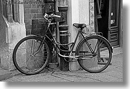 images/Europe/Poland/Krakow/Misc/black-bike-bw.jpg