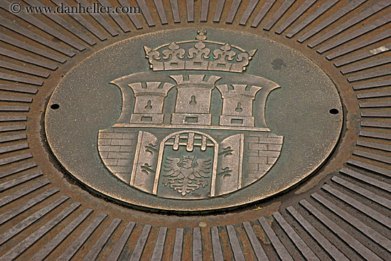 krakow-manhole-cover-3.jpg