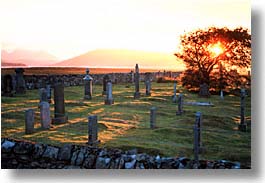 images/Europe/Scotland/Skye/grave-d.jpg
