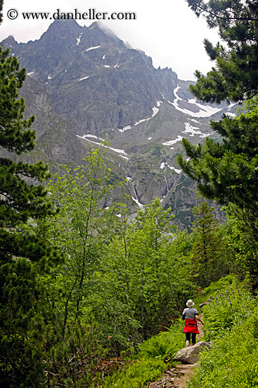 hikers-n-mtns-4.jpg