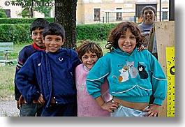 images/Europe/Slovakia/Kids/gypsy-children-2.jpg