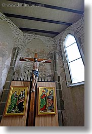 images/Europe/Slovakia/SpisCastle/altar-w-jesus-on-cross-1.jpg