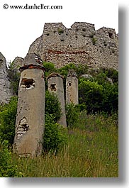 images/Europe/Slovakia/SpisCastle/ruined-pillars.jpg