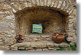 images/Europe/Slovakia/SpisCastle/stone-window-n-flower-pot-2.jpg