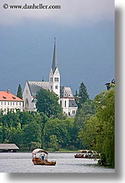 images/Europe/Slovenia/Bled/Boats/boat-n-cathedral-2.jpg