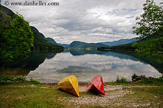 beached-canoes.jpg