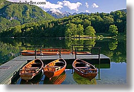 images/Europe/Slovenia/Bohinj/Lake/lake-boats-02.jpg