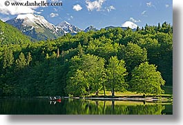 images/Europe/Slovenia/Bohinj/Lake/lake-canoe-fishermen-01.jpg