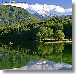 images/Europe/Slovenia/Bohinj/Lake/lake-canoe-fishermen-10-sq.jpg