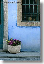 images/Europe/Slovenia/Kobarid/flowers-n-window-2.jpg