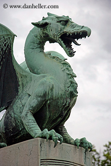 dragon-sculpture-2.jpg