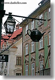 images/Europe/Slovenia/Ljubljana/Art/street-_lamp-n-teapot-2.jpg