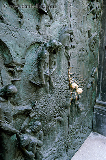 artistic-bronz-door-2.jpg