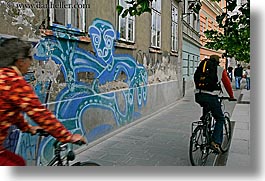 images/Europe/Slovenia/Ljubljana/Graffiti/biking-by-graffiti-1.jpg